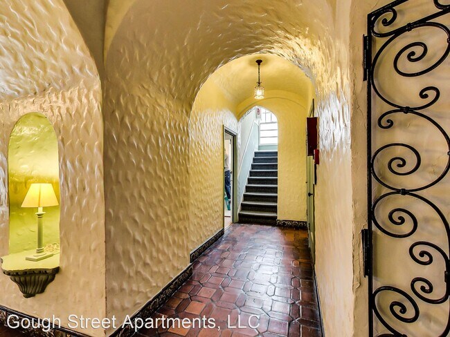 Photo - 1530 Gough St