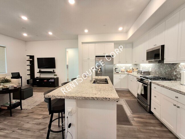 26955 W Prospector Rd Unidad 205
