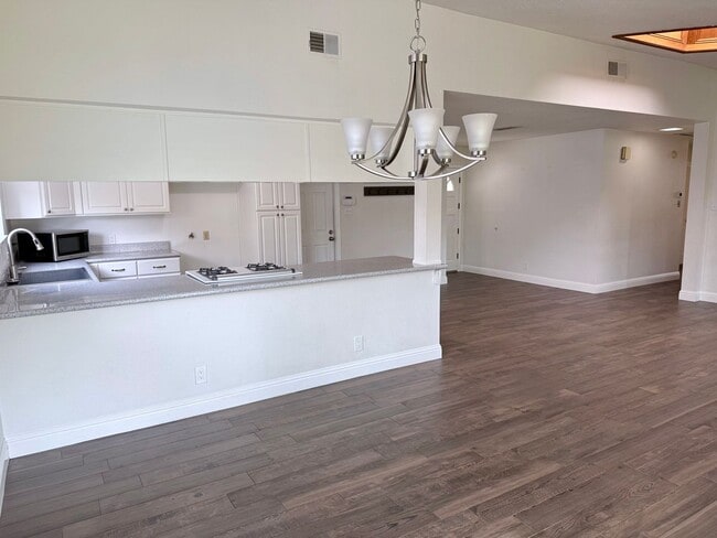 Photo - 906 Oak Ridge Dr