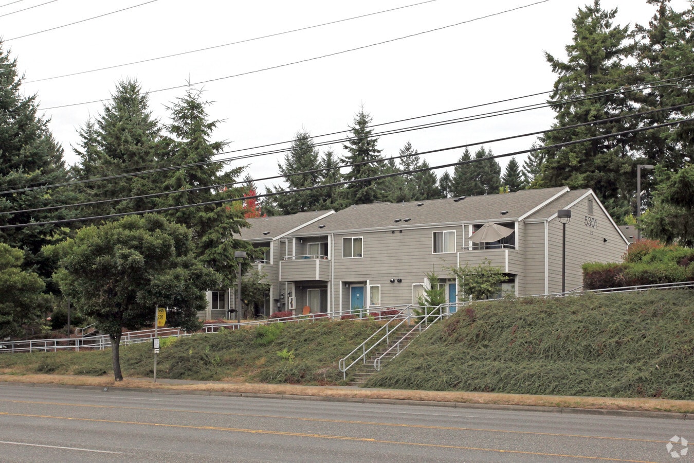 Bergerson Terrace - Bergerson Terrace Apartments