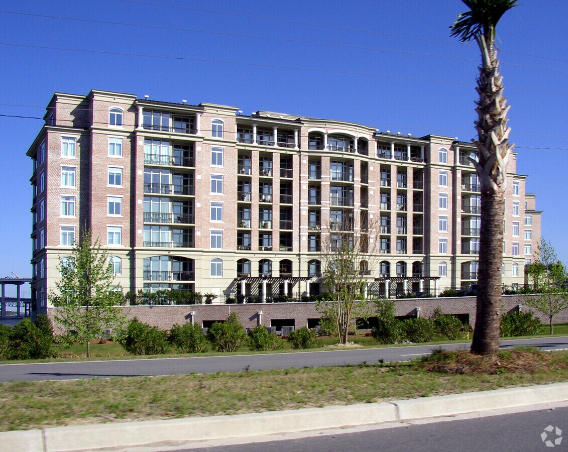 View from the south - Renaissance on Charleston Harbor South Apartments