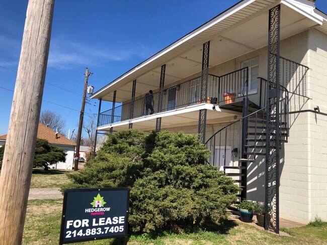 2914 Vickie Dr. Apt. D Unit D