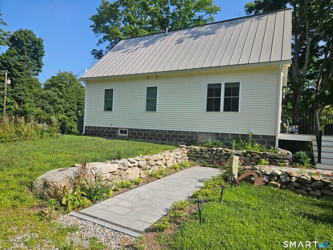 Photo - 15 N Brook St