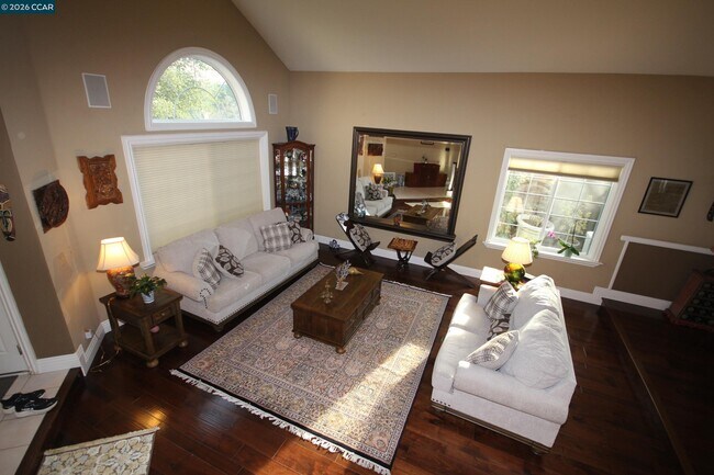 Photo - 243 Viewpoint Dr