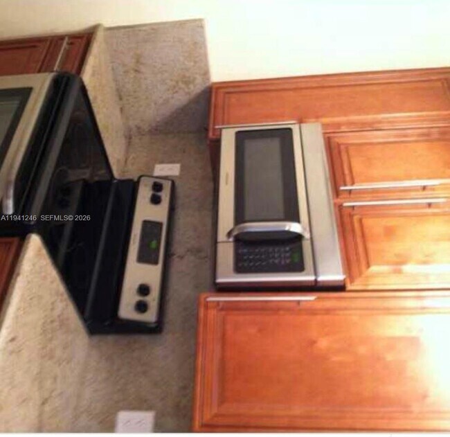 Photo - 2614 Riverside Dr Unit 2614