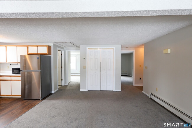 Photo - 62 Whiton St Unit 2nd Floor