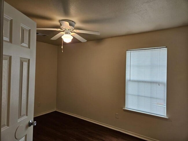 Photo - 2301 Talladega St