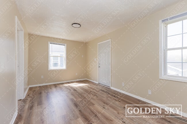 Photo - 119 E 1st St