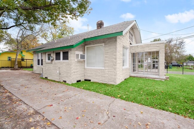 Photo - 5001 McKinney St
