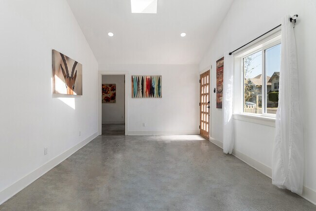 Photo - 2665 S Catalina St