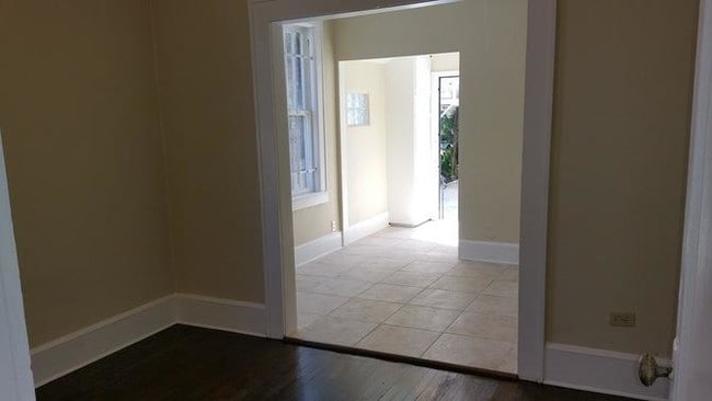 Photo - 118 W 28th St