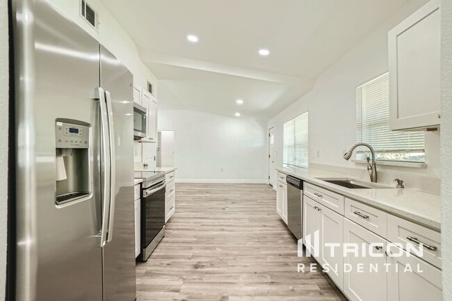 Photo - 2625 Nova Dr