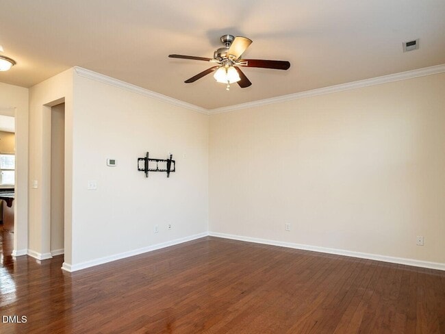 Photo - 309 Roundhouse Lane