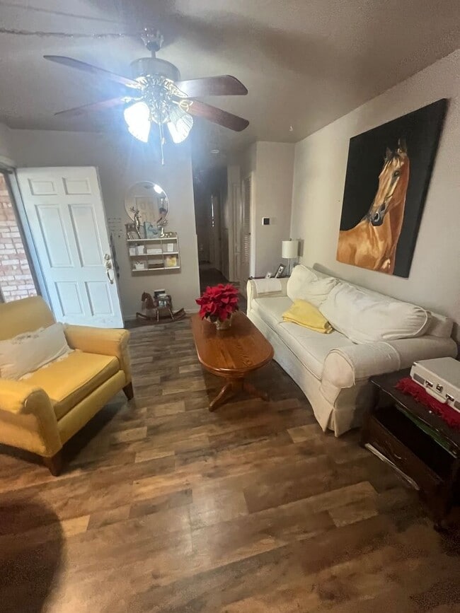 Photo - 2518 Campus Ct