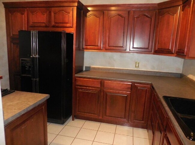 Photo - 120 W 10th St