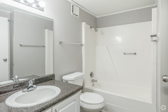 2BR, 2BA -876SF-Bathroom