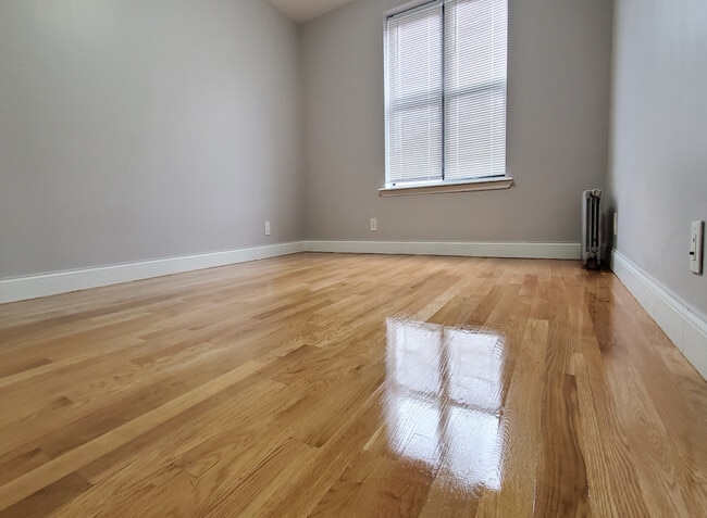 Photo - 529 W 179th St