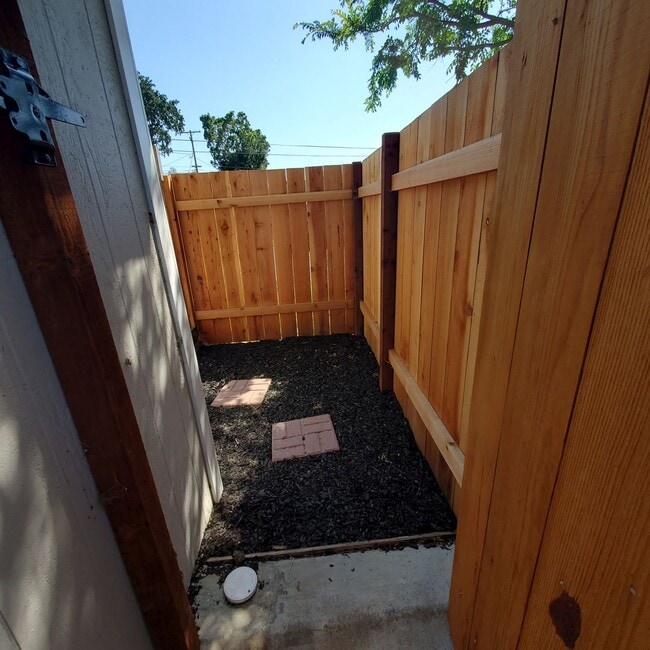 Photo - A Great Value in Pleasant Hill Poet's Corn...