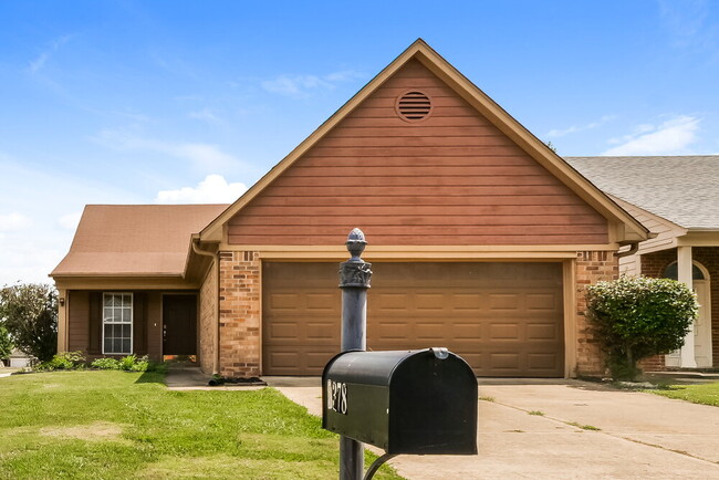 Building Photo - 5378 Russell Dr Rental