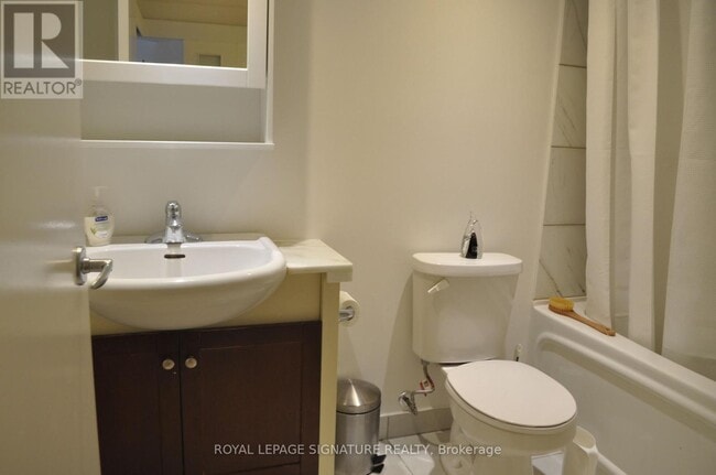 Photo - 8 York St Unit 402