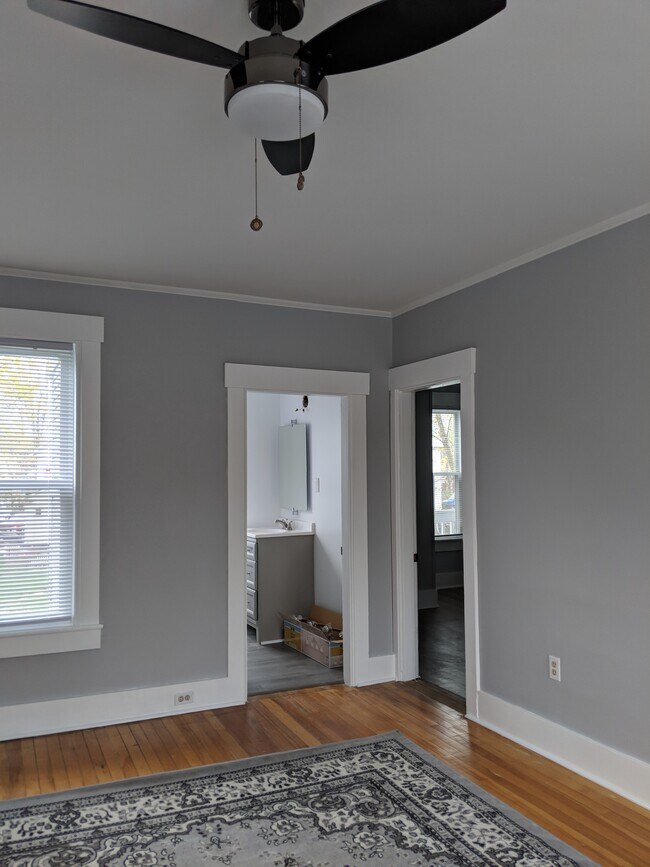 8 Pleasant St Unit 3