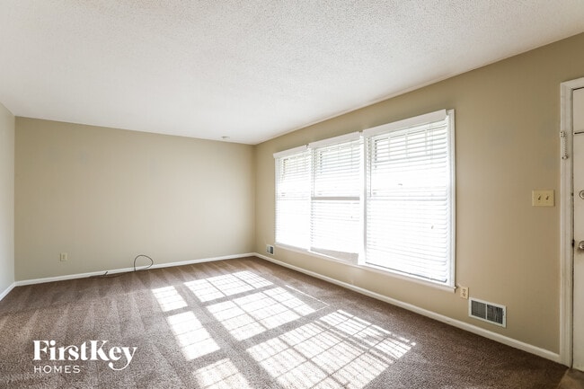 Photo - 5800 Booth Ave