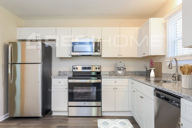Photo - 401 Settlement Dr