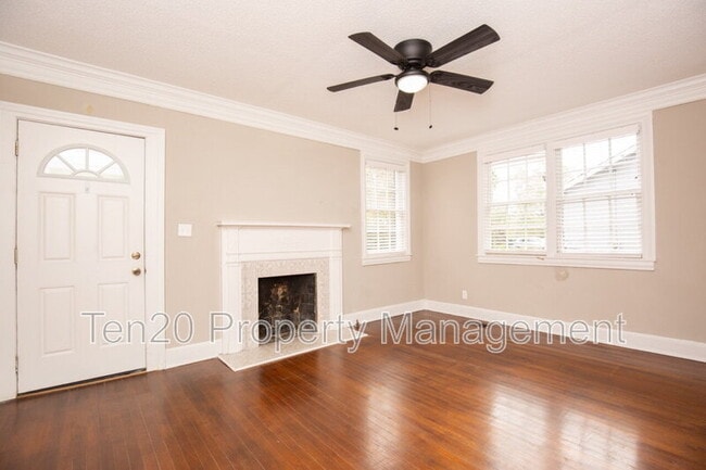 Photo - 3909 Crestview Dr