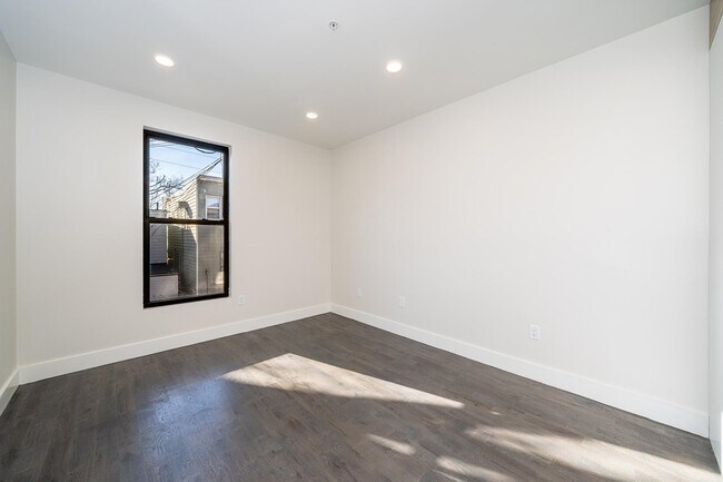 Photo - 63-65 Irving St Unidad 202