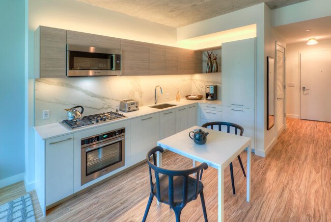 Photo - 165 W Couch Pl