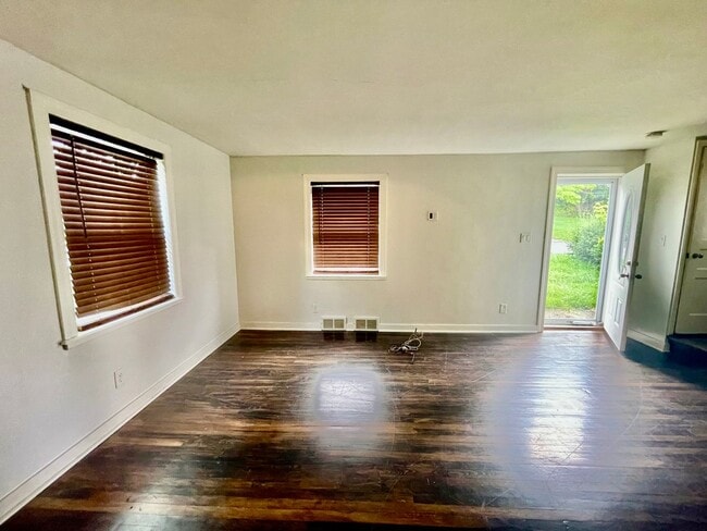 Photo - 5705 Hilltop Ave