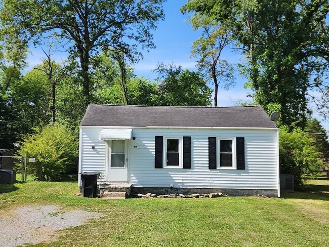 Photo - 314 Oakwood Rd