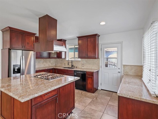 Photo - 7767 Independence Ave