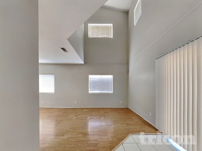 Photo - 1750 W Union Hills Dr