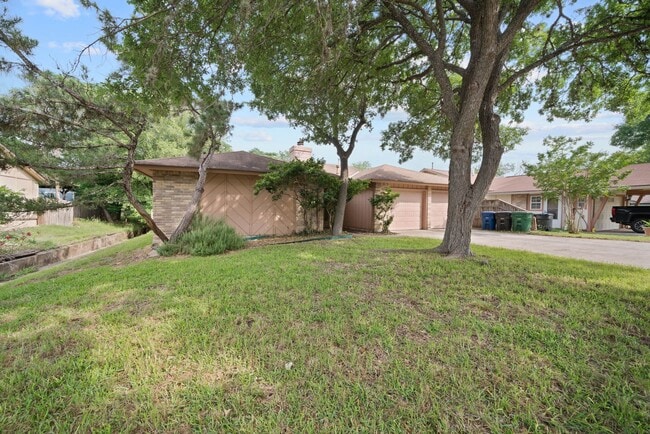 Photo - 13918 Tree Crossing St