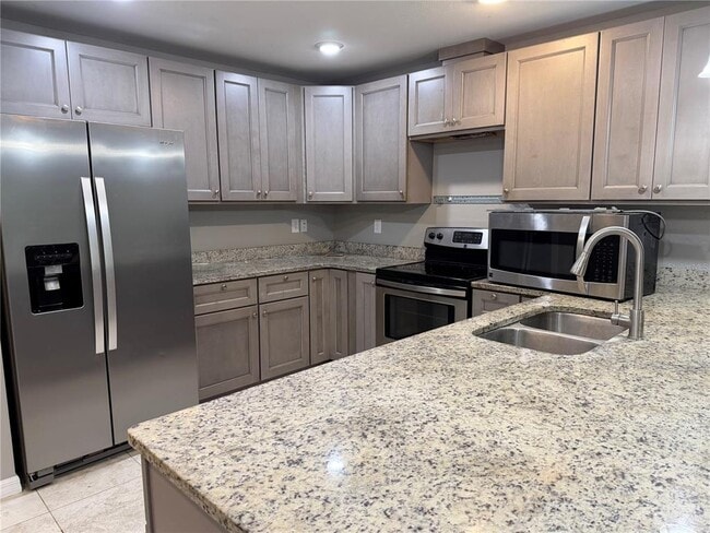 Photo - 17097 Thompson Ave