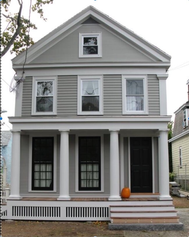 Building Photo - 916 W 3rd St Rental