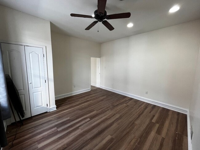 Building Photo - 2120 E Carson St Unit Front