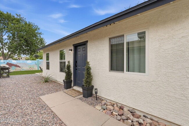 Photo - 630 E Jensen St
