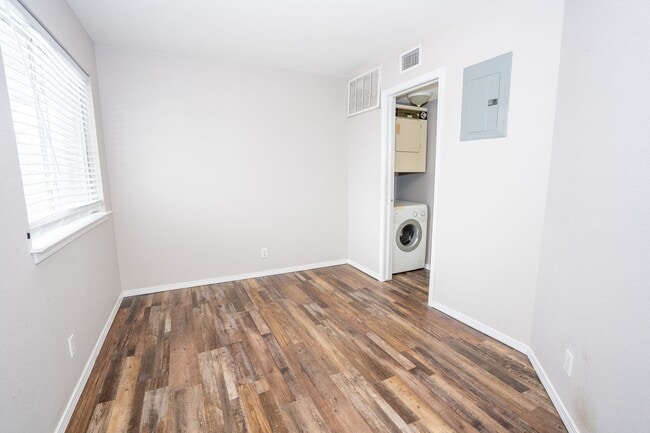 Photo - Cozy, Fully Updated, and Beautiful 2 Bed 2 Bath!!!
