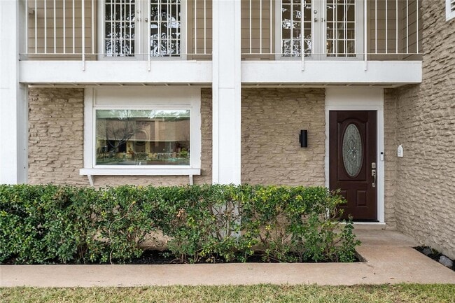 Photo - 8000 Manassas Dr