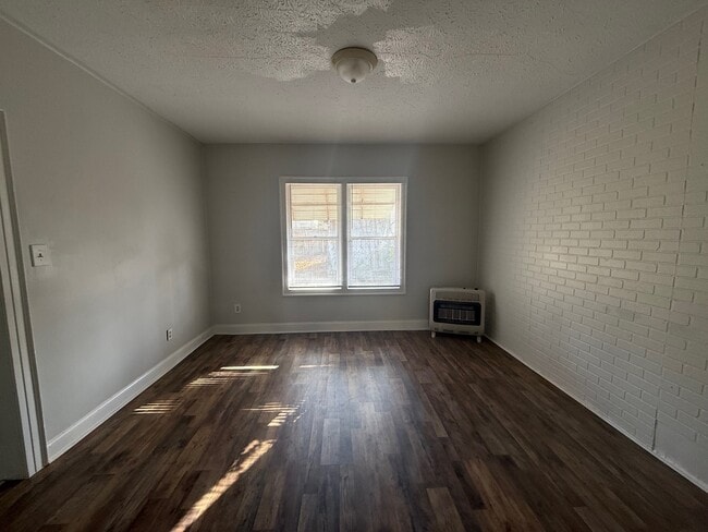 Photo - 337 5th Ave W