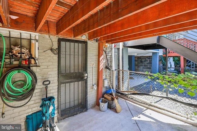 Building Photo - 758 19th St NE