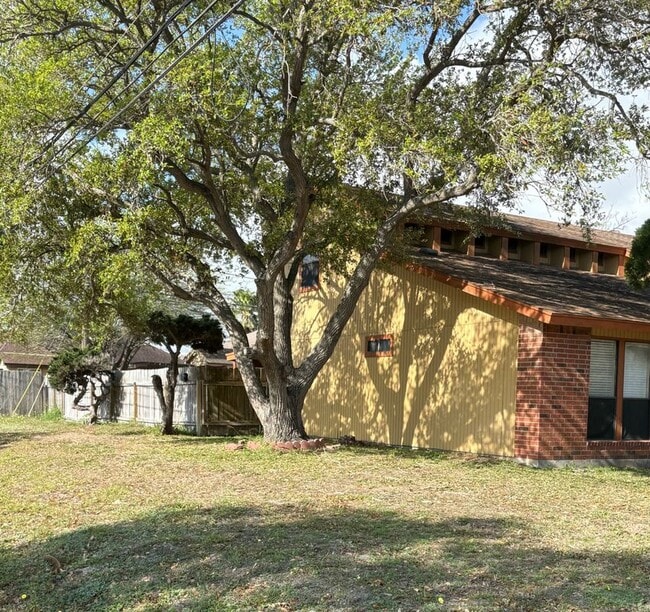 Photo - 1101 Montreal Dr