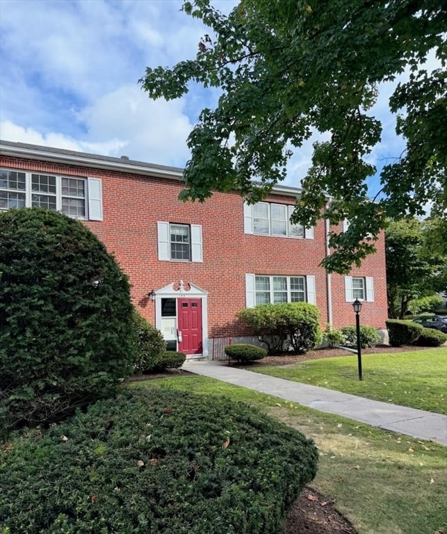 Building Photo - 153 Lake Shore Rd Unit 3 Rental