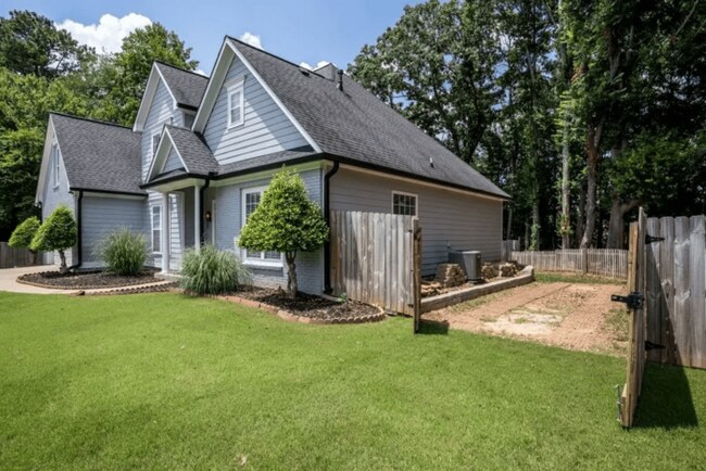 Photo - House 4 Beds 3 Baths