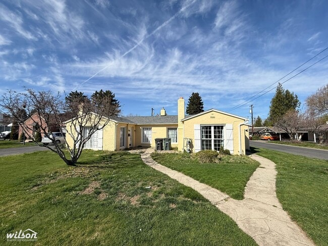 Building Photo - 3401 W Yakima Ave Unit A