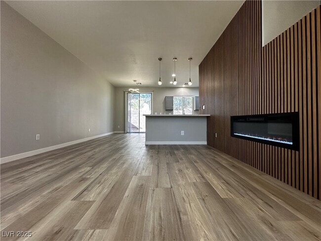 Photo - 2649 Heathrow St