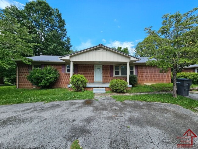 Photo - 412 Wedgewood St