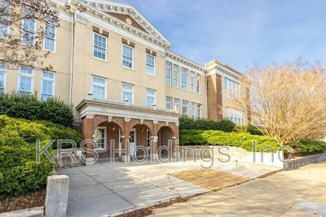 Building Photo - 1411 Bainbridge St Unit 200 Rental